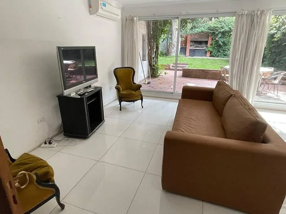 Feriehus Amplia Casa Cerca De Aristdes Con Patio Y Parilla Villa Mendoza